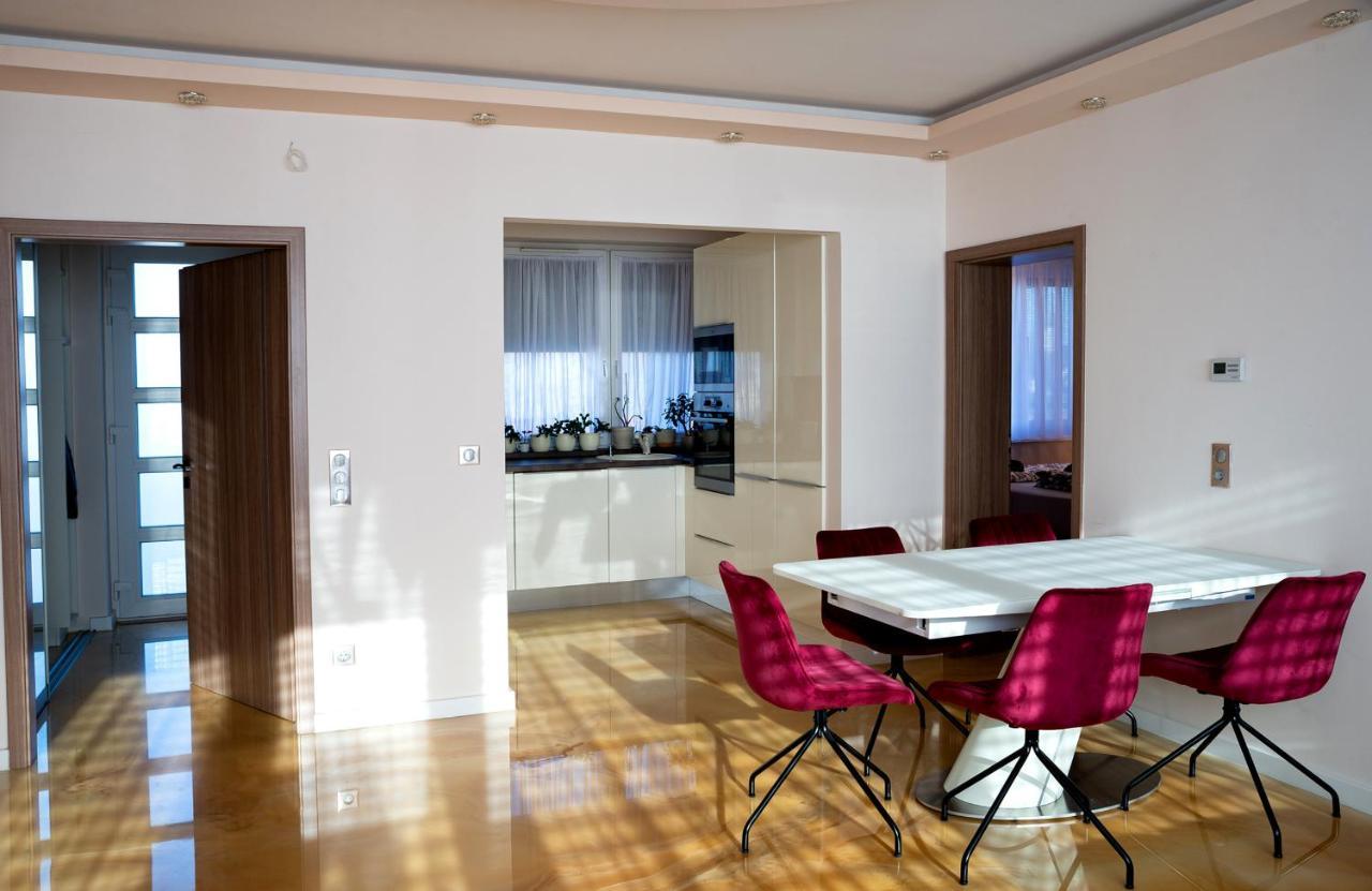 Dream Apartman 1 With Free Parking Дьёр Экстерьер фото